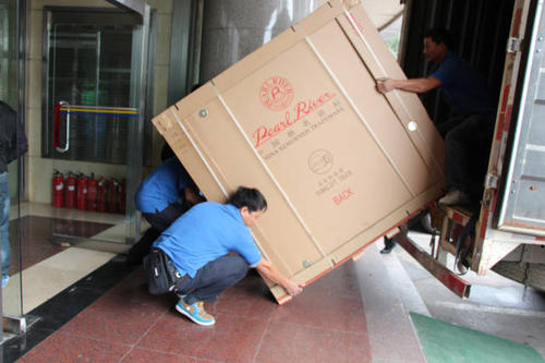 白塔钢琴贵重工艺品无忧运